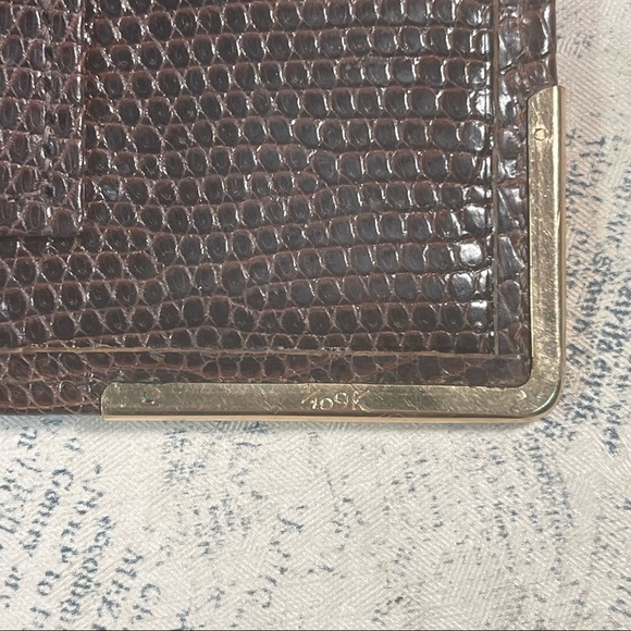 Smythson Antique lizard skin passport wallet with gold corners - Picture 11 of 15